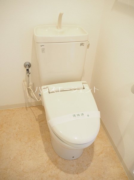 トイレ　清潔感のあるトイレ。