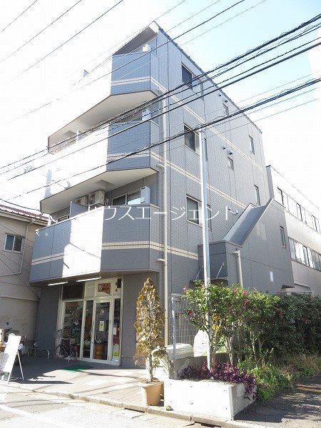 建物外観　鉄骨造4階建のマンションです。