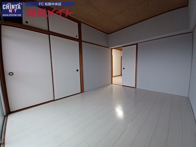 居室・リビング　同物件別室写真