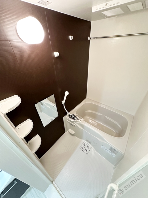 バス・シャワールーム　浴室暖房乾燥機付きバスルームです♪