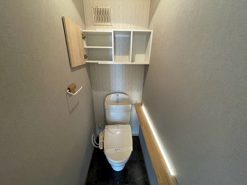 ロイヤル倉治 B棟のトイレ写真