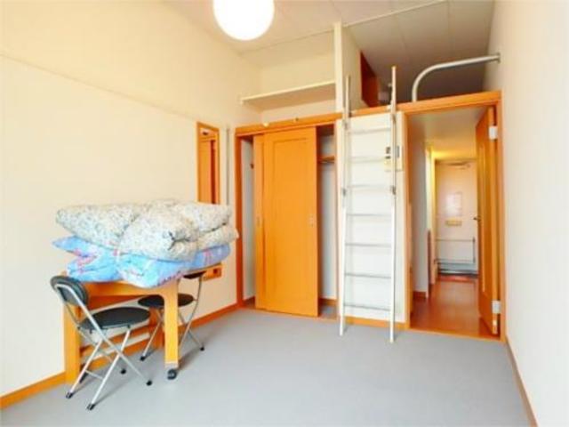 居室・リビング　カーペットではないフローリングのお部屋もあります