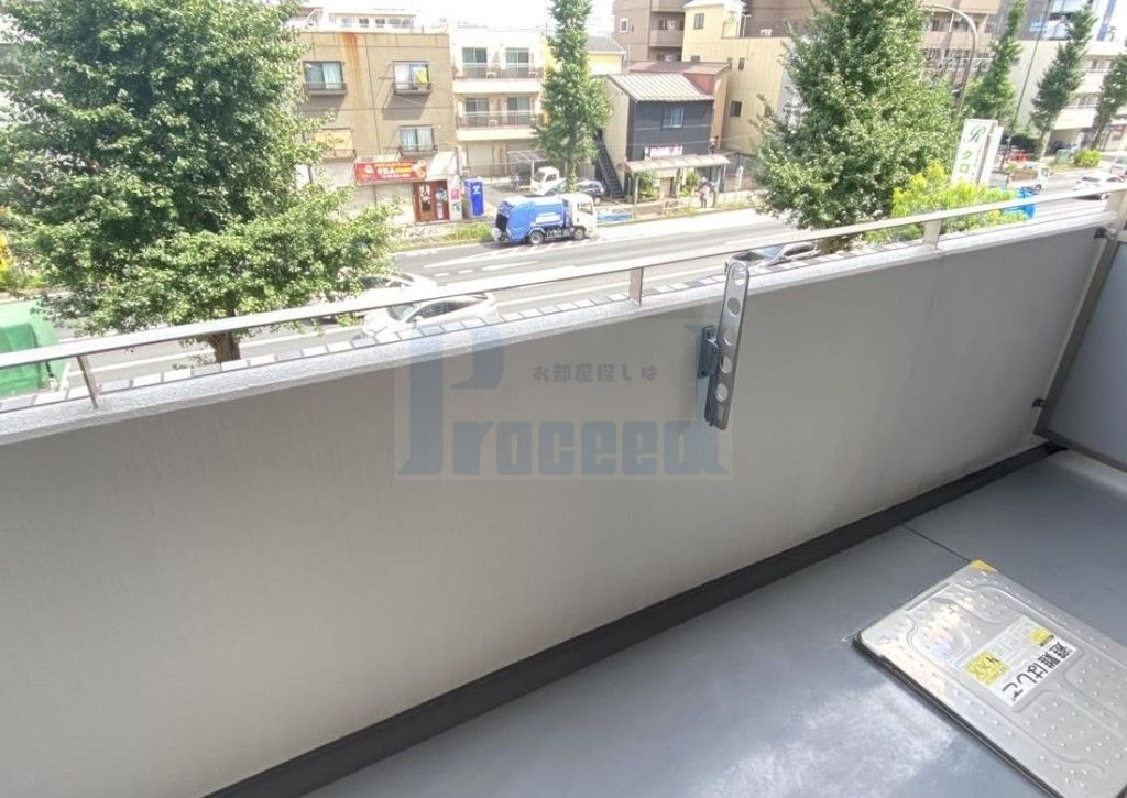 バルコニー　明るいバルコニー！