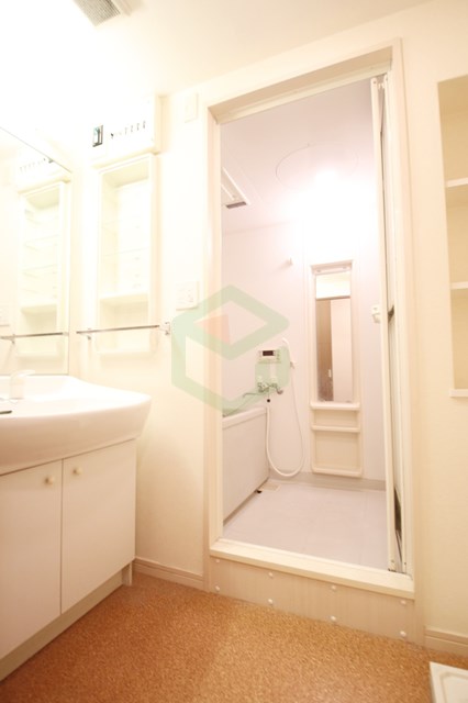 洗面設備　脱衣スペースもあります