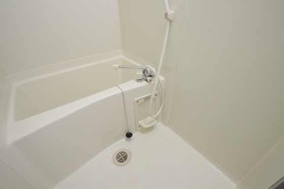 バス・シャワールーム　※別部屋の写真です