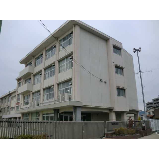 中学校　岐阜清流中学校（中学校）まで380m