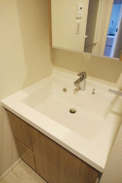 洗面設備　※写真は同タイプ住戸です。