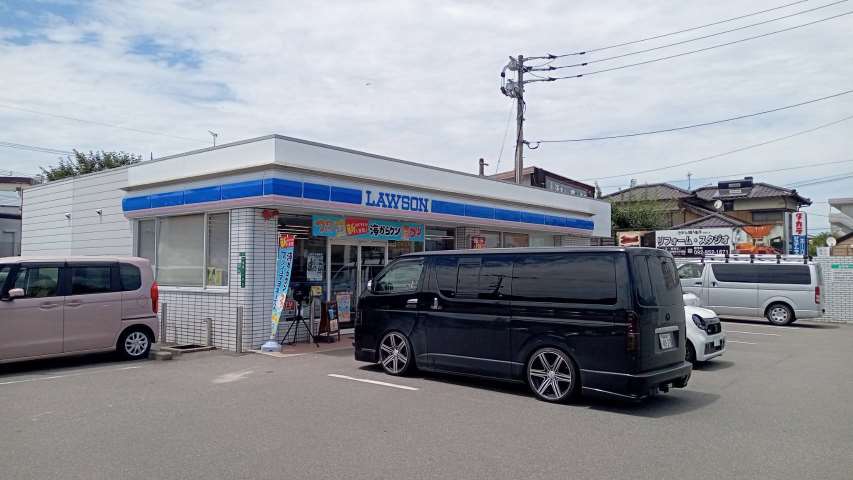 コンビニ　ローソン那珂川現人橋店（コンビニ）まで575m