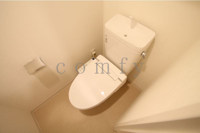 トイレ　ウォシュレ付きトイレ