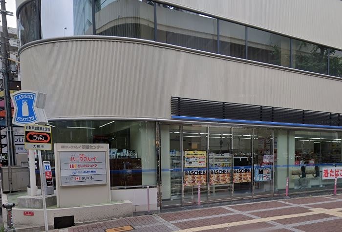 コンビニ　ローソン 鶴野町店（コンビニ）まで217m