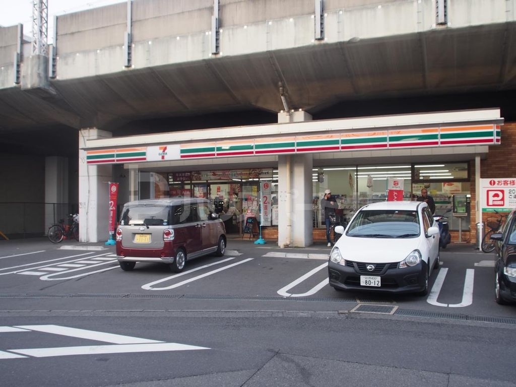 コンビニ　セブンイレブン船橋本中山2丁目店（コンビニ）まで120m