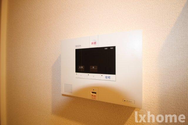 セキュリティ　外からの目が気にならないバルコニーで洗濯物が干せます