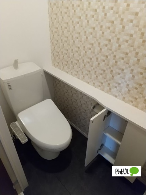 トイレ　※写真は別のお部屋です。