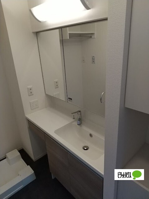 洗面設備　※写真は別のお部屋です。