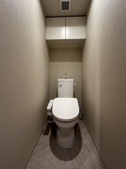 トイレ　※写真は同タイプ住戸です。