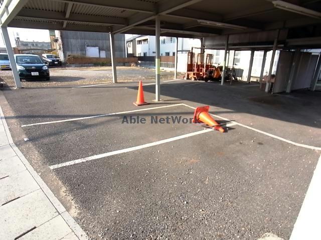 駐車場　駐車場