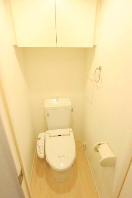 トイレ　参考写真　温水洗浄便座