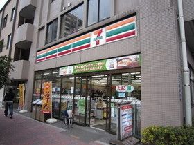 コンビニ　セブンイレブン（コンビニ）まで300m