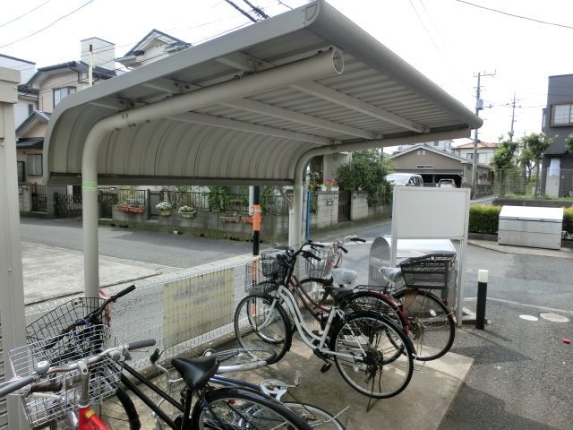 駐車場　敷地内の駐輪場です