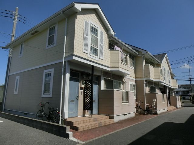建物外観　南西向きで日当たり良好