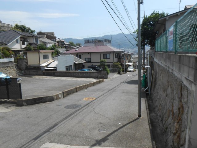 その他　車の通りの少ない前面道路。