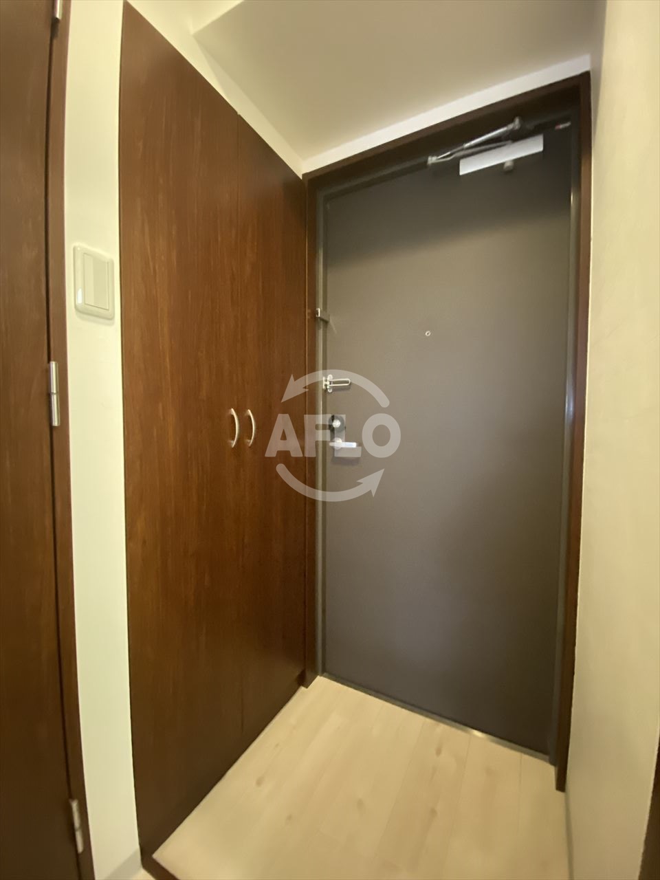 玄関　オルフェア上本VII番館　玄関