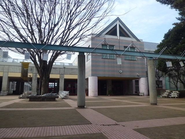 小学校　洞峰学園二の宮小学校（小学校）まで1600m