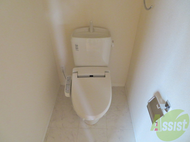 トイレ　ウォシュレット機能がついたトイレです。安心して使用できますね