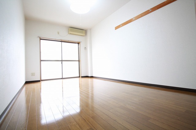 居室・リビング　南向きの明るいお部屋