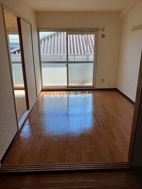 きくやハイツIの居間写真