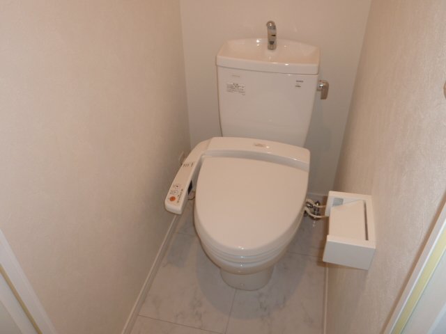 トイレ　落ち着いたトイレです