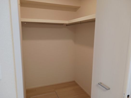 収納　同じ施工会社のイメージ写真です（現状を優先します）