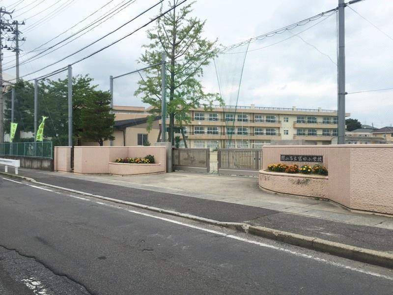 小学校　富田小学校（小学校）まで950m