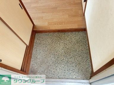 STビルの玄関写真