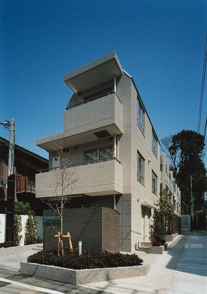 建物外観　こちら、外観パースです