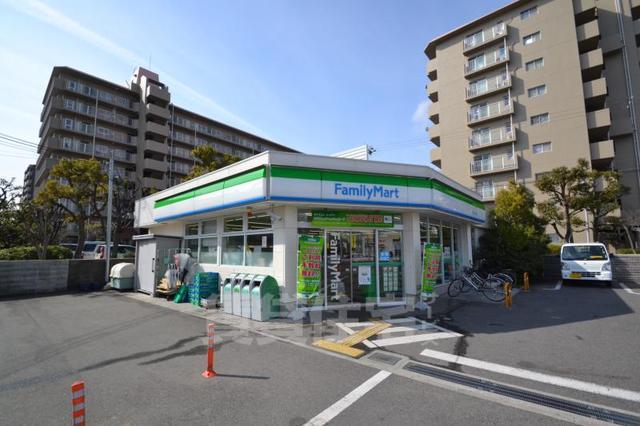 コンビニ　ファミリーマート　潮江五丁目（コンビニ）まで286m