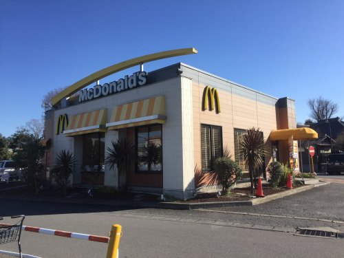 飲食店　マクドナルド 水海道バイパス店（飲食店）まで805m
