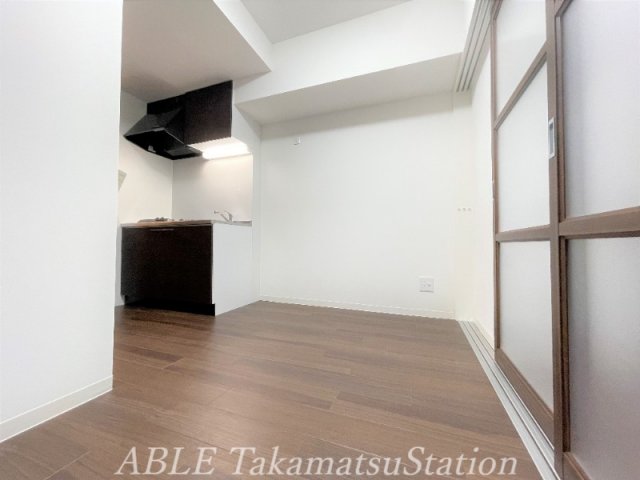 Jリヴェール高松南新町の居間写真