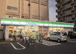 コンビニ　ファミリーマート 東墨田二丁目店（コンビニ）まで166m