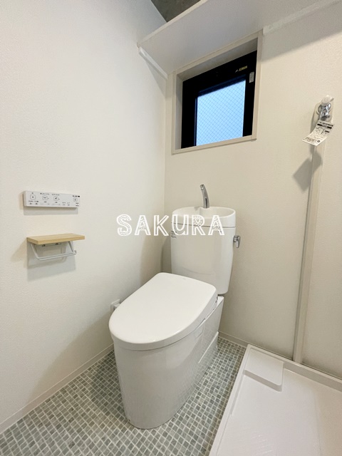トイレ　落ち着いた色調のトイレです♪