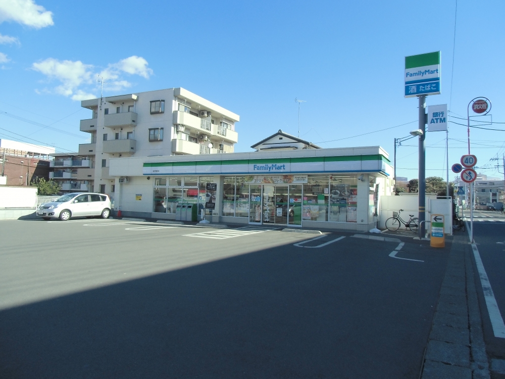 コンビニ　ファミリーマート坂戸南町店（コンビニ）まで97m
