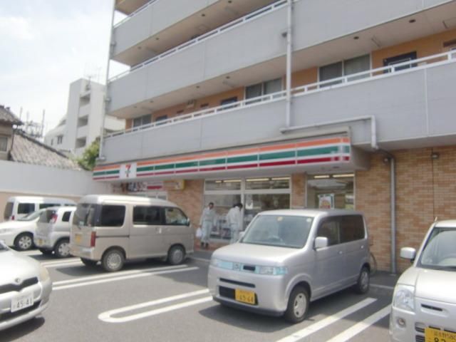 コンビニ　セブンイレブン（コンビニ）まで499m