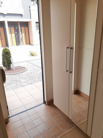 玄関　明るい玄関です