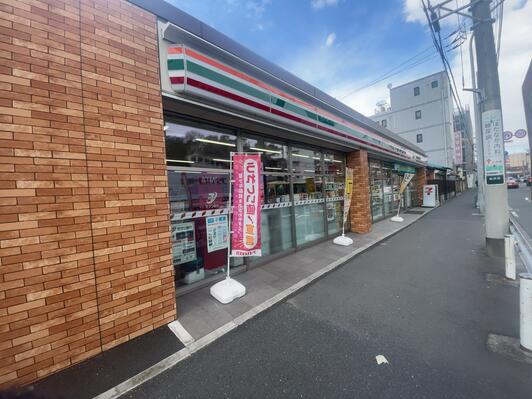 コンビニ　セブンイレブン 横浜岩井町店（コンビニ）まで548m