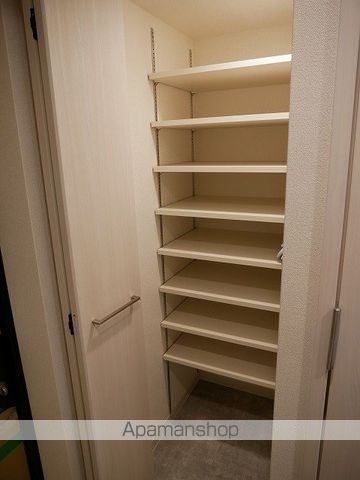 プレサンス大阪都島エレナードの玄関写真