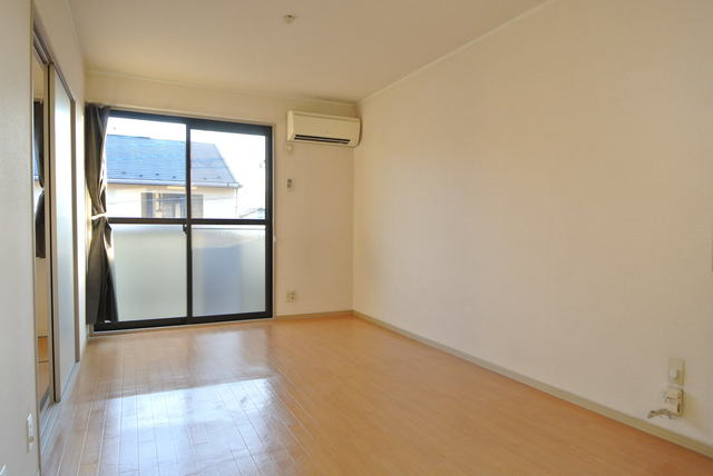 居室・リビング　ダイニングキッチン９帖　南向きのお部屋です♪