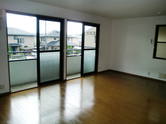 居室・リビング　南向きで日当たり良好☆彡