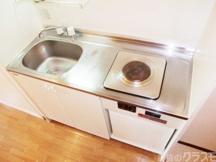 キッチン　冷蔵庫ついています！