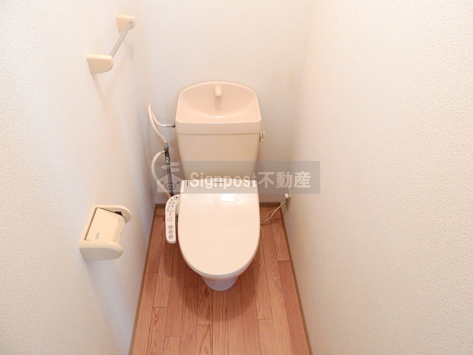 トイレ　温水洗浄便座付