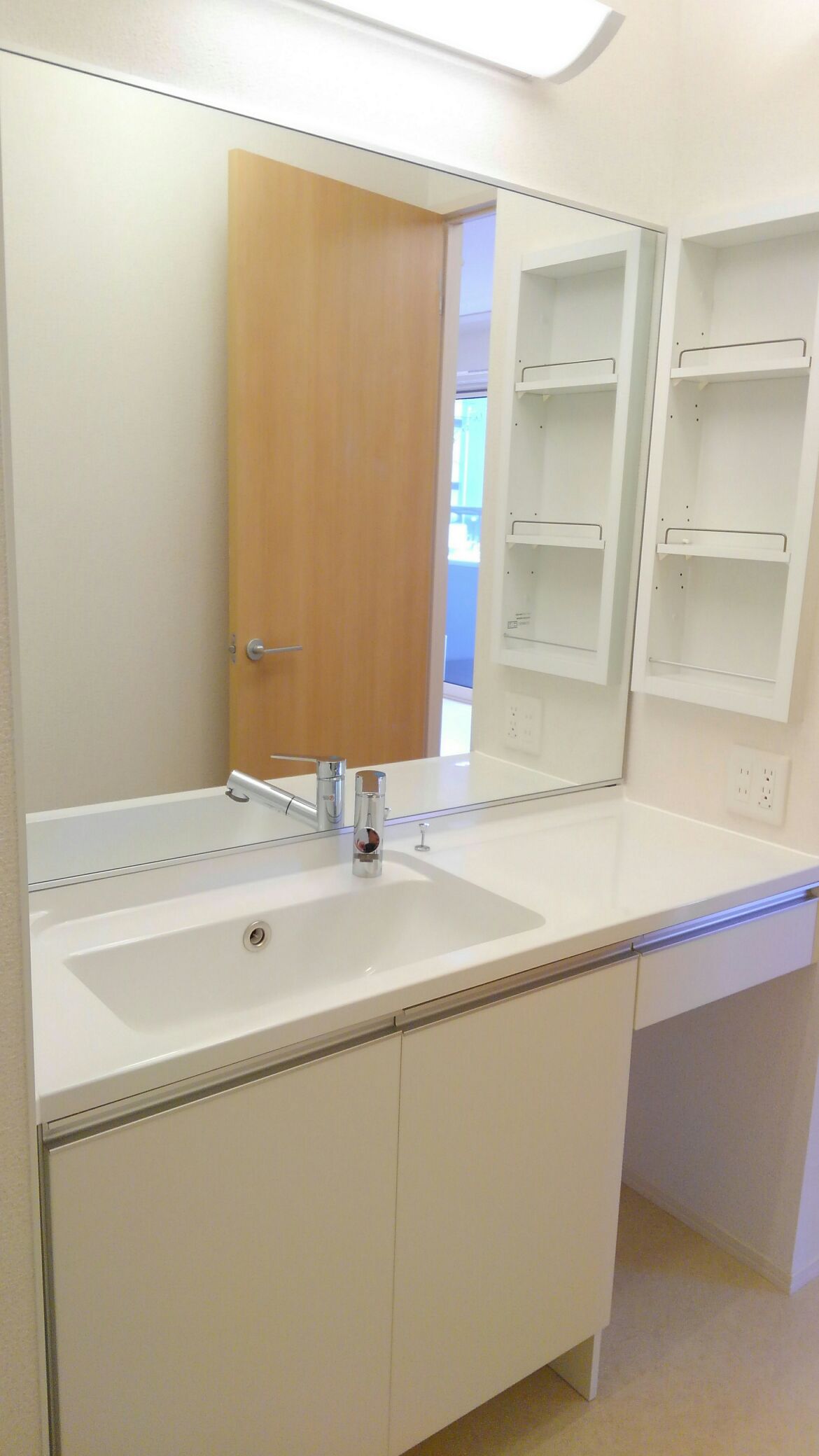 洗面設備　大型洗面台